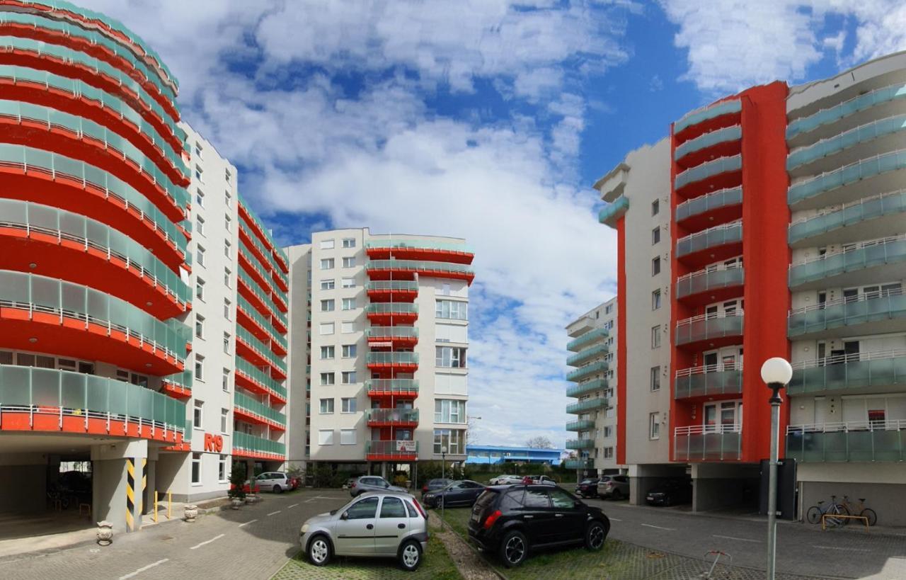 Royal Central Apartament Apartamento Oradea Exterior foto